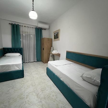 Sisterhood Hostel-Female Only Tirana Kültér fotó