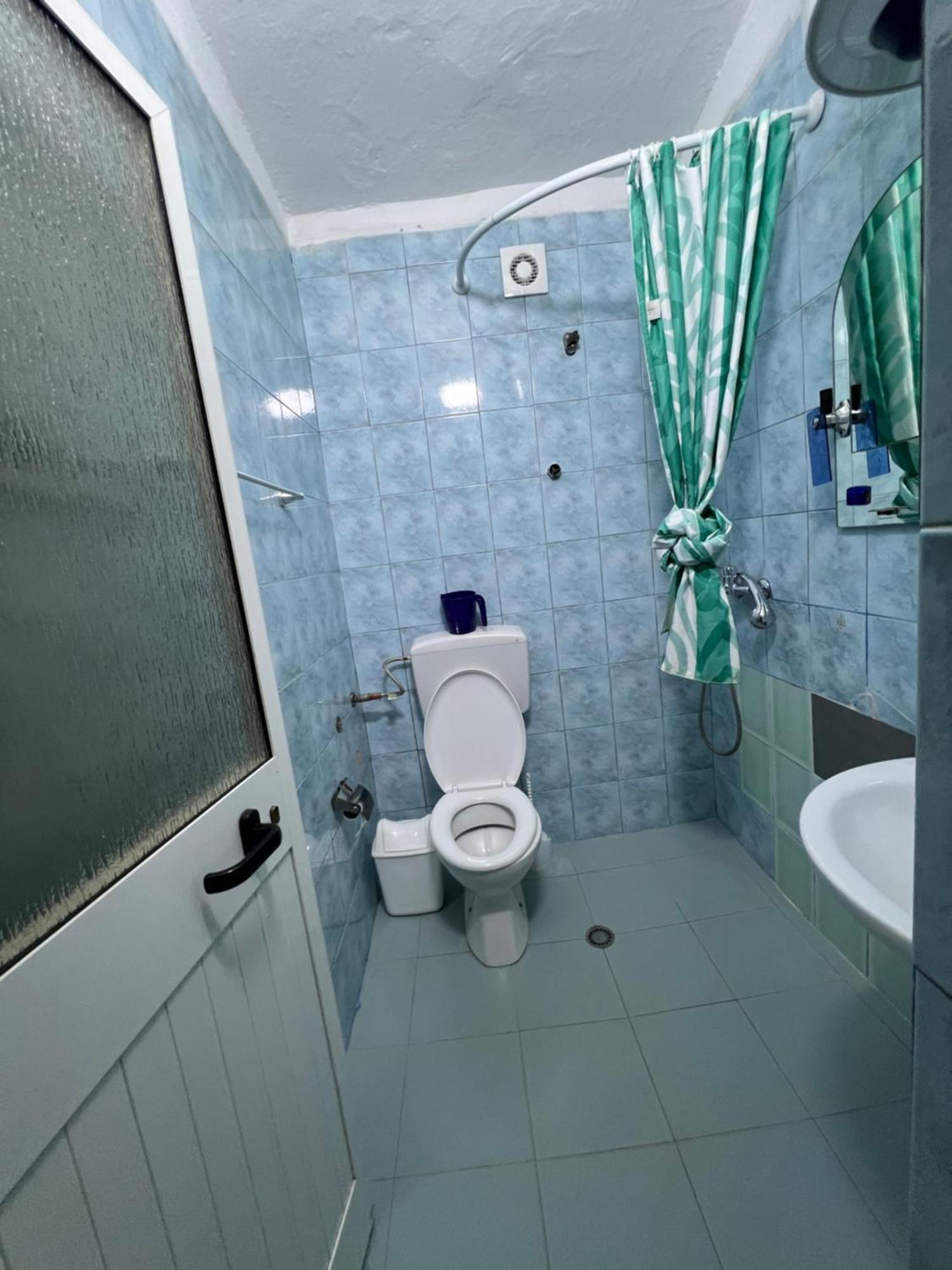 Sisterhood Hostel-Female Only Tirana Kültér fotó